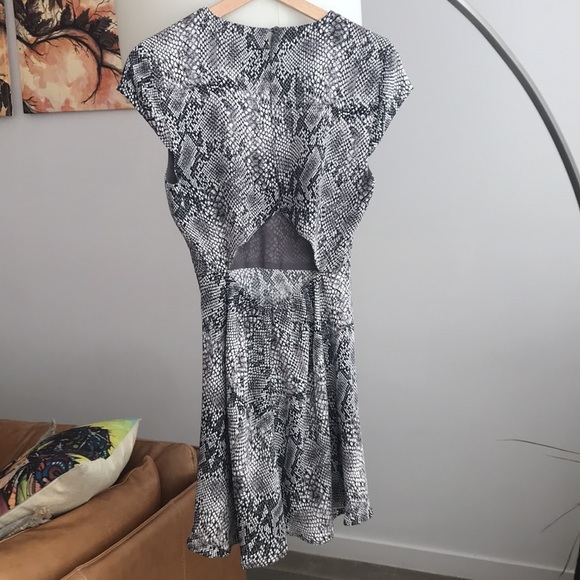 Babaton Hamptons Mini Dress - Picture 12 of 13